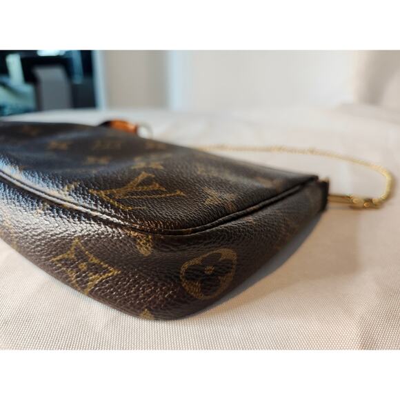 Louis Vuitton Monogram Pochette Accessoires AR0030 Shoulder Bag with Chain - Picture 11 of 15